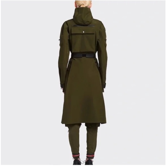 PRADA 

Military Green GORE- Tex PRO Prada jacket

NWT!!  Size medium - Picture 2 of 8